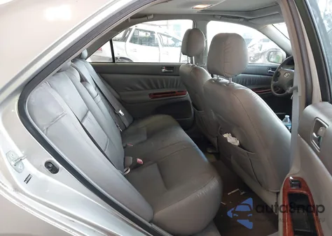 2004 Toyota Camry Xle z USA, uszkodzony, nr VIN 4T1BE32K04U865460